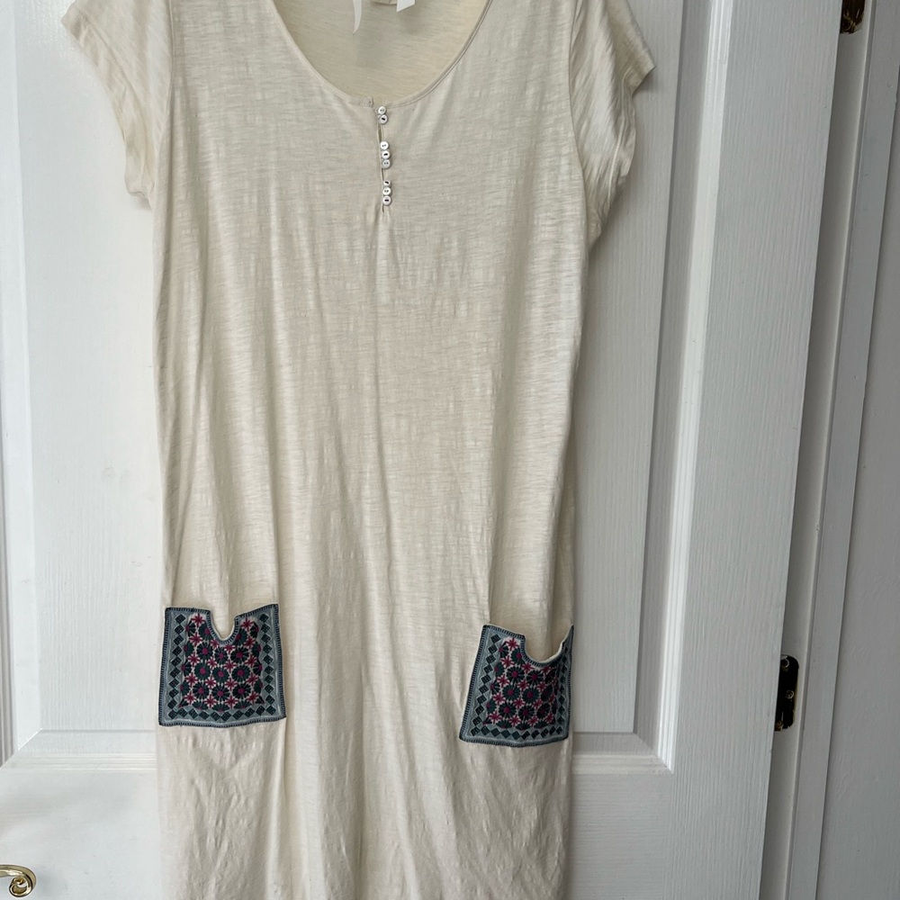 Cream Short Sleeve Dress with embroidered
Organic cotton, so soft